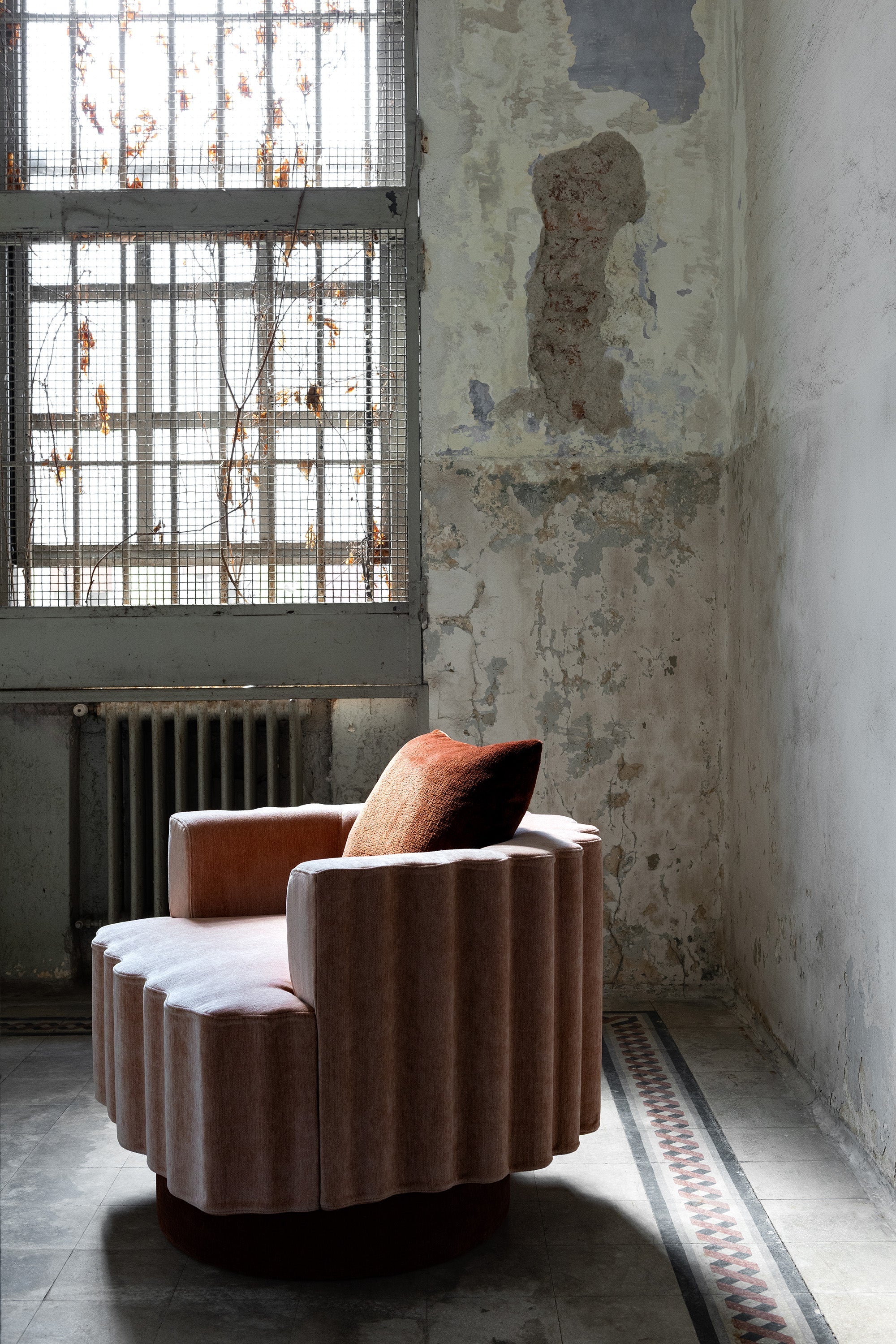 Drape Swivel Chair